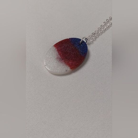 CLEARANCE  Red white blue resin oval necklace with silver toned 11 inch chain - Picture 2 of 7